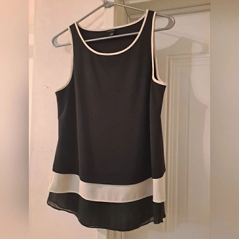 Ann Taylor Black and Cream Sleeveless Blouse